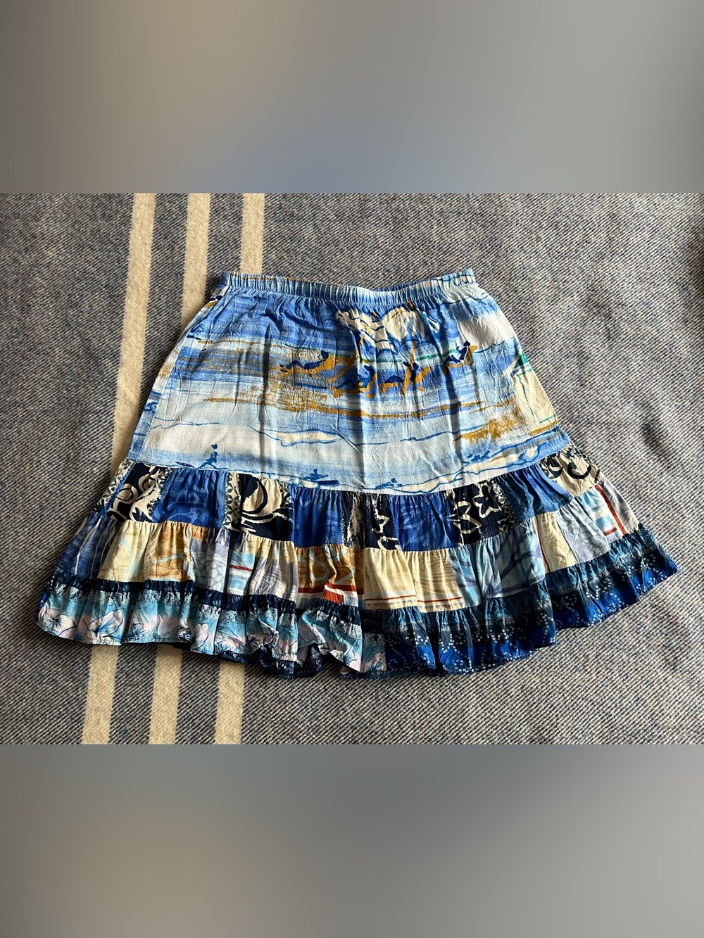 Jams World skirt, size large Mist pattern